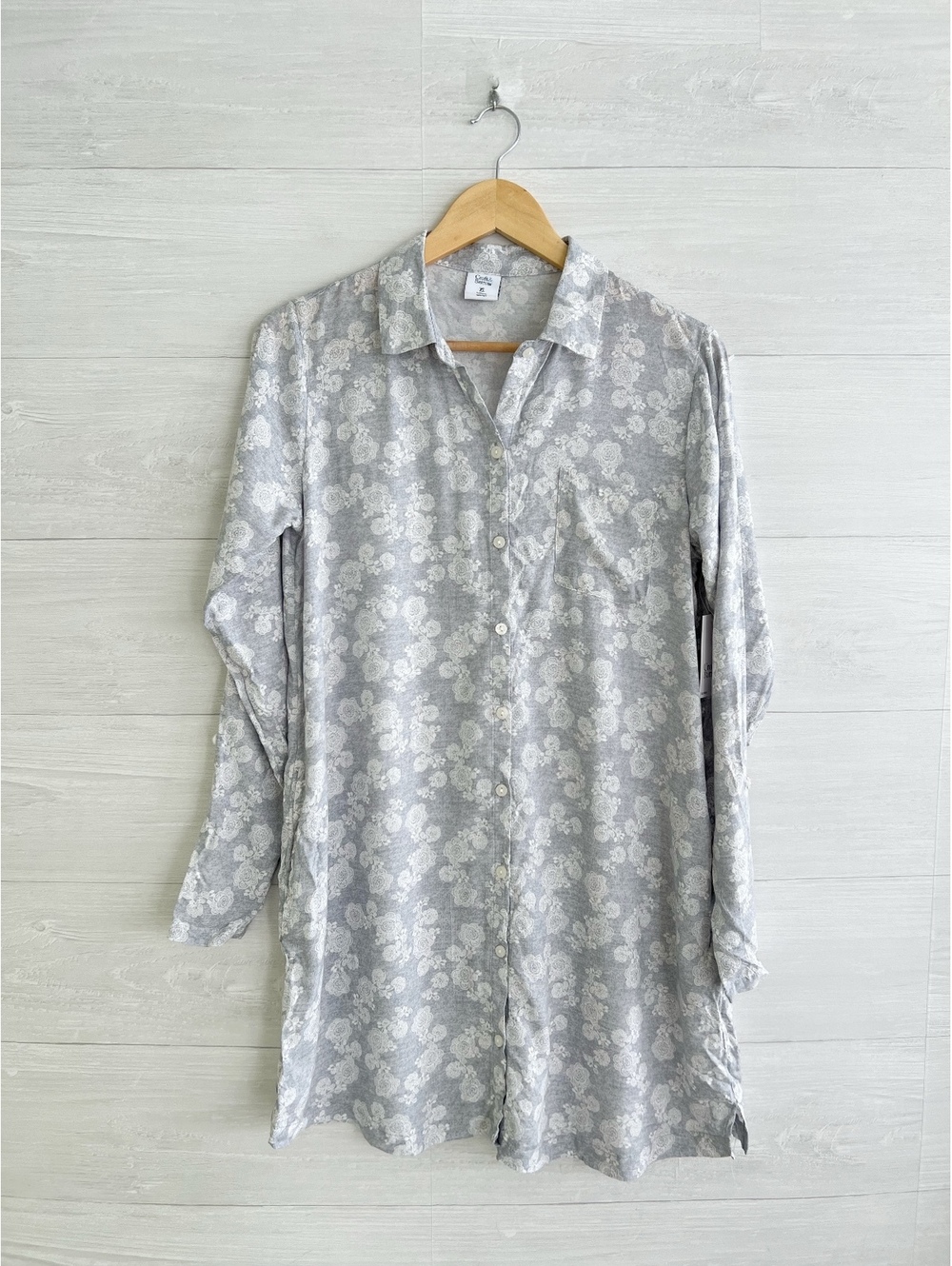 NWT Croft & Barrow Gray Floral Sleep Shirt XS Button Front Long Sleeve Pajama